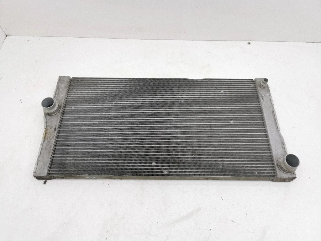 Jahutusvedeliku radiaator 8509176