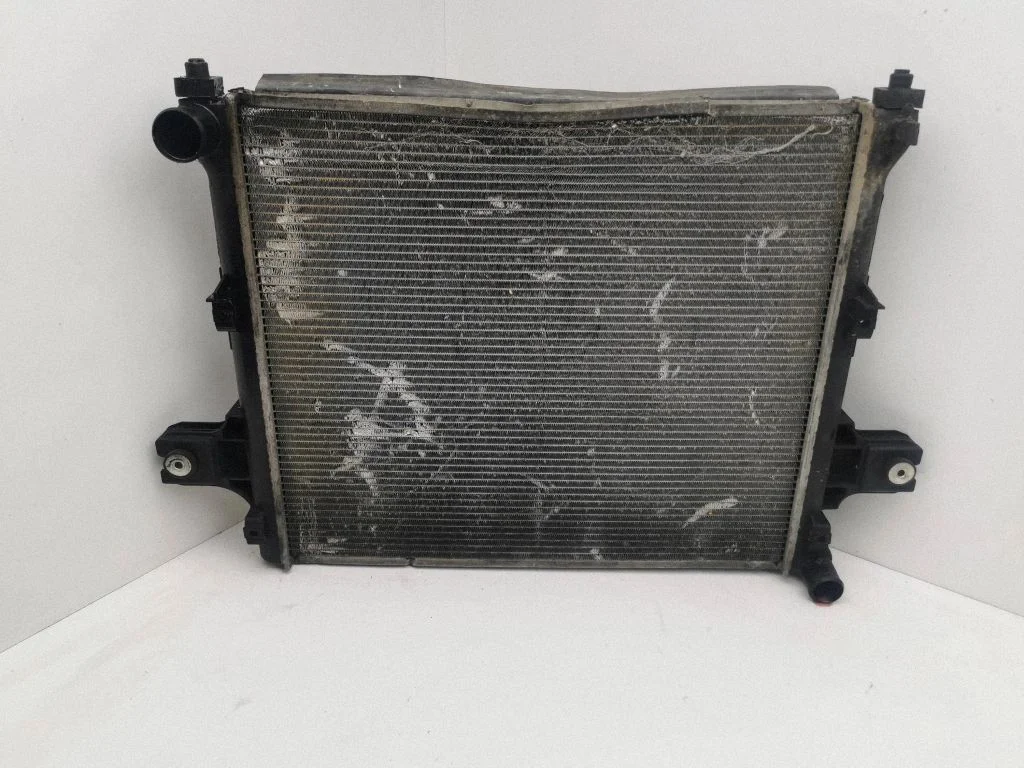 Coolant radiator – Jeep Grand Cherokee (WK) (2005-2010)
