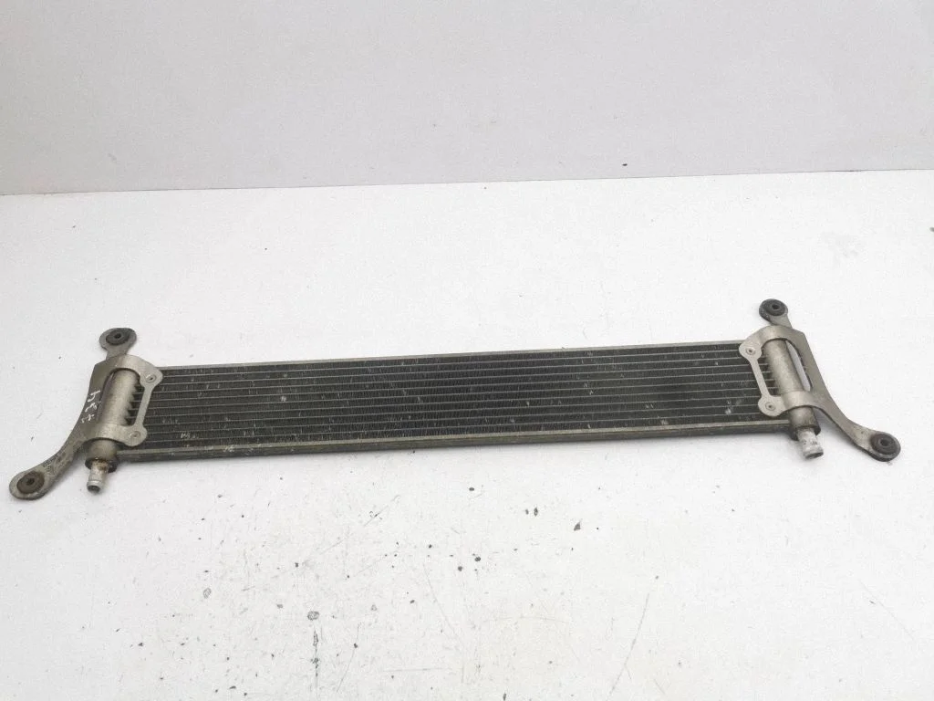 Jahutusvedeliku radiaator 7L6121212B