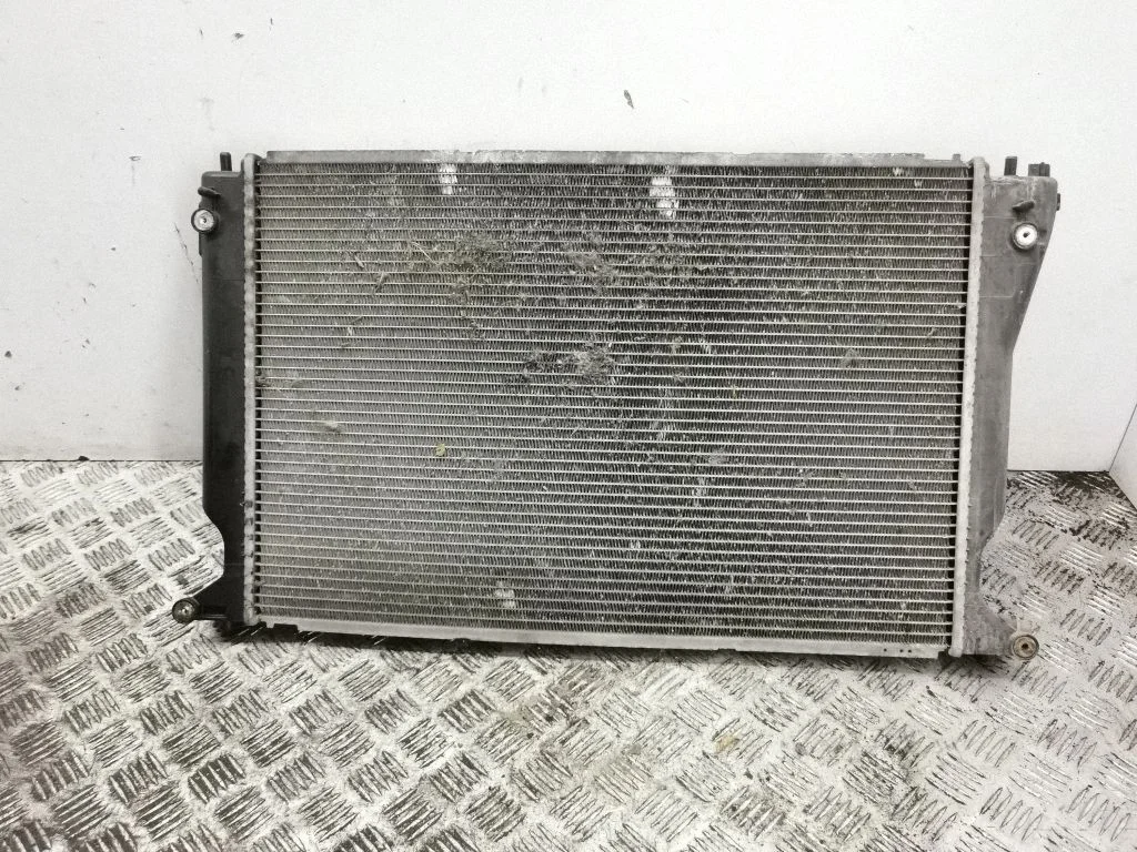 Coolant radiator