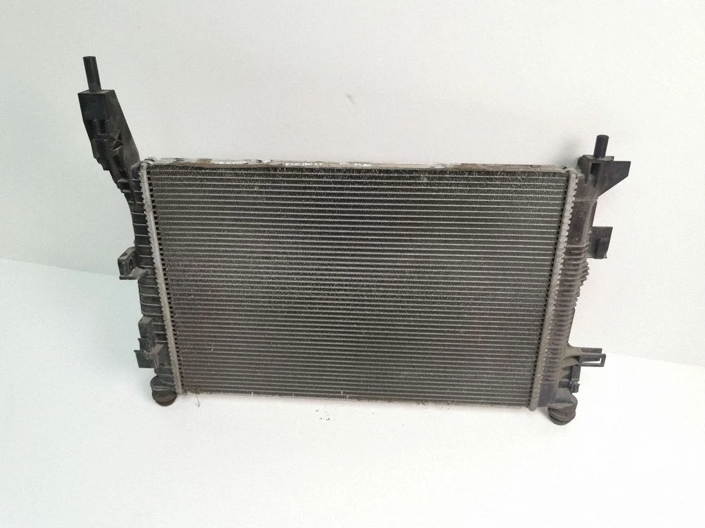 Coolant radiator CV618C342VB