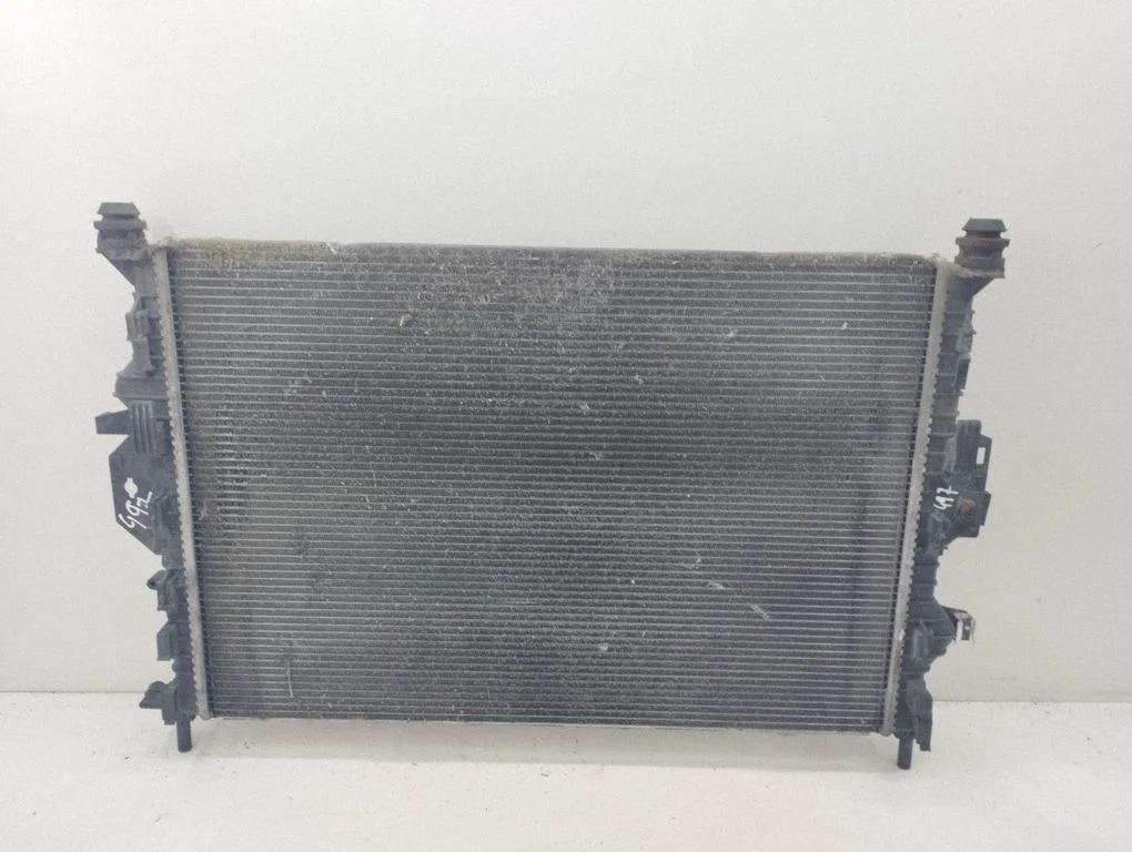 Coolant radiator 8V418C342AB