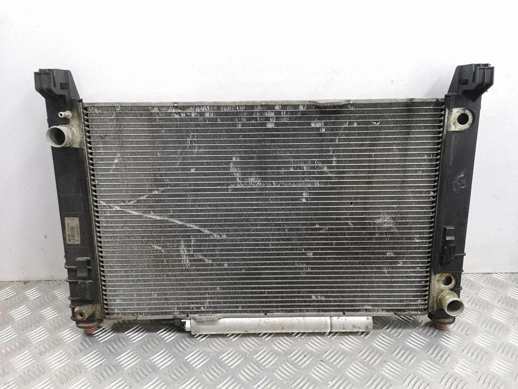 Dzesēšanas šķidruma radiators A1695000504