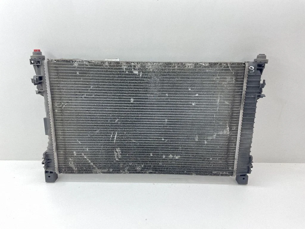 Dzesēšanas šķidruma radiators A2035004703