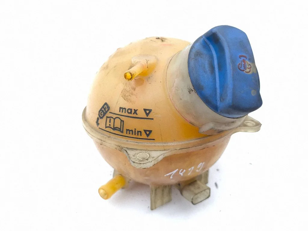 Coolant expansion tank/reservoir 7M3121407A