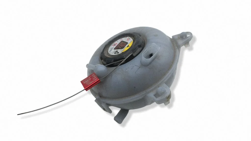 Coolant expansion tank/reservoir 5Q0121407AA