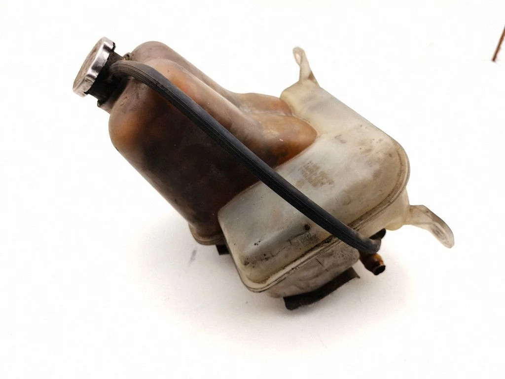Coolant expansion tank/reservoir 05278766AB