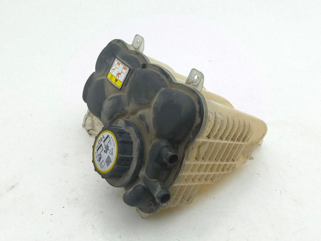 Jahutusvedeliku paisupaak 8W838101AB