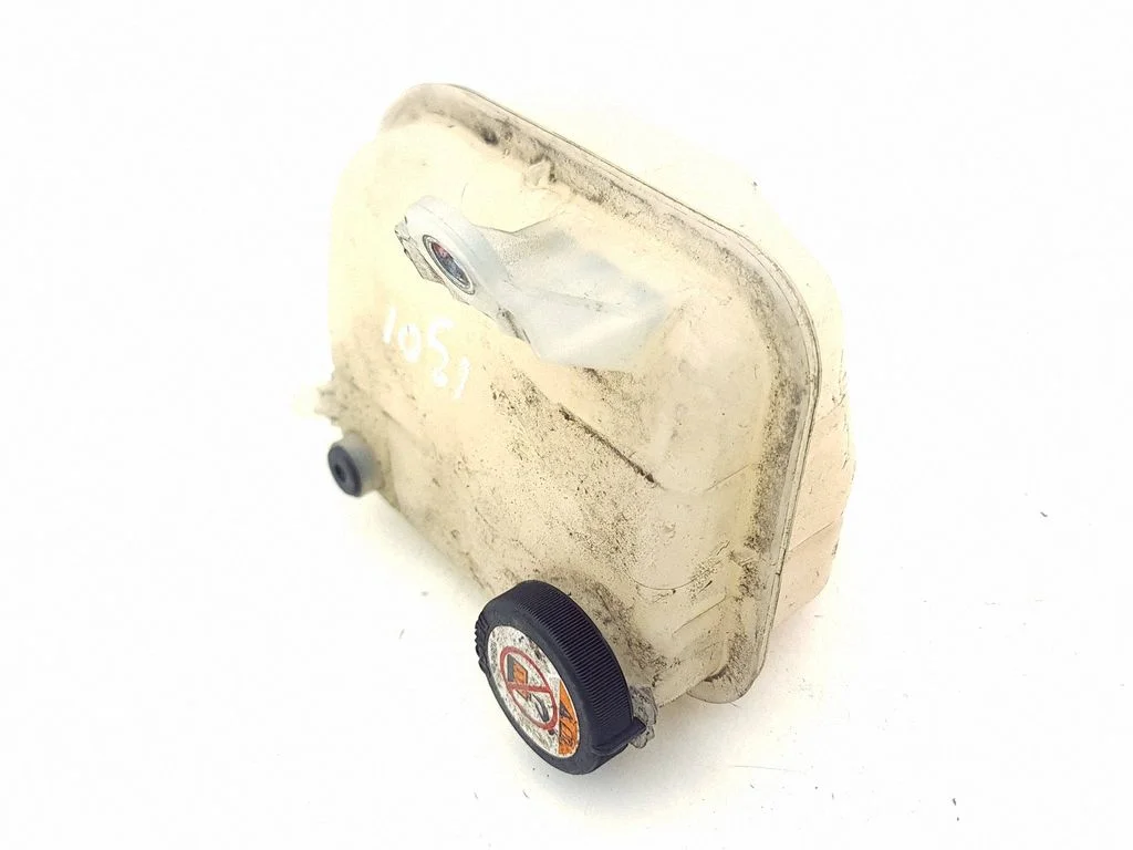 Coolant expansion tank/reservoir