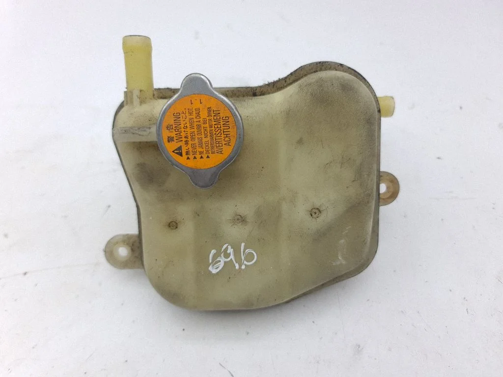 Coolant expansion tank/reservoir