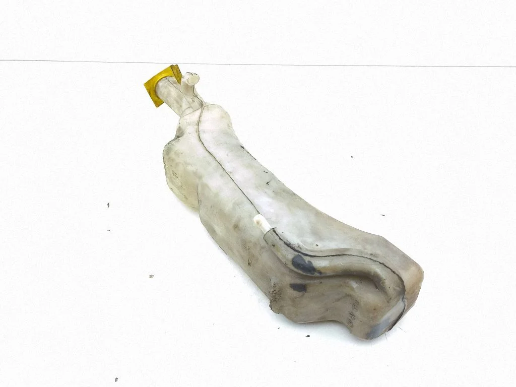 Coolant expansion tank/reservoir 04677569AA