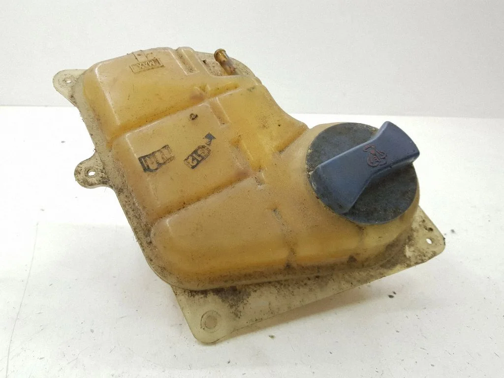 Coolant expansion tank/reservoir – Volkswagen Passat B5 (1997-2000)