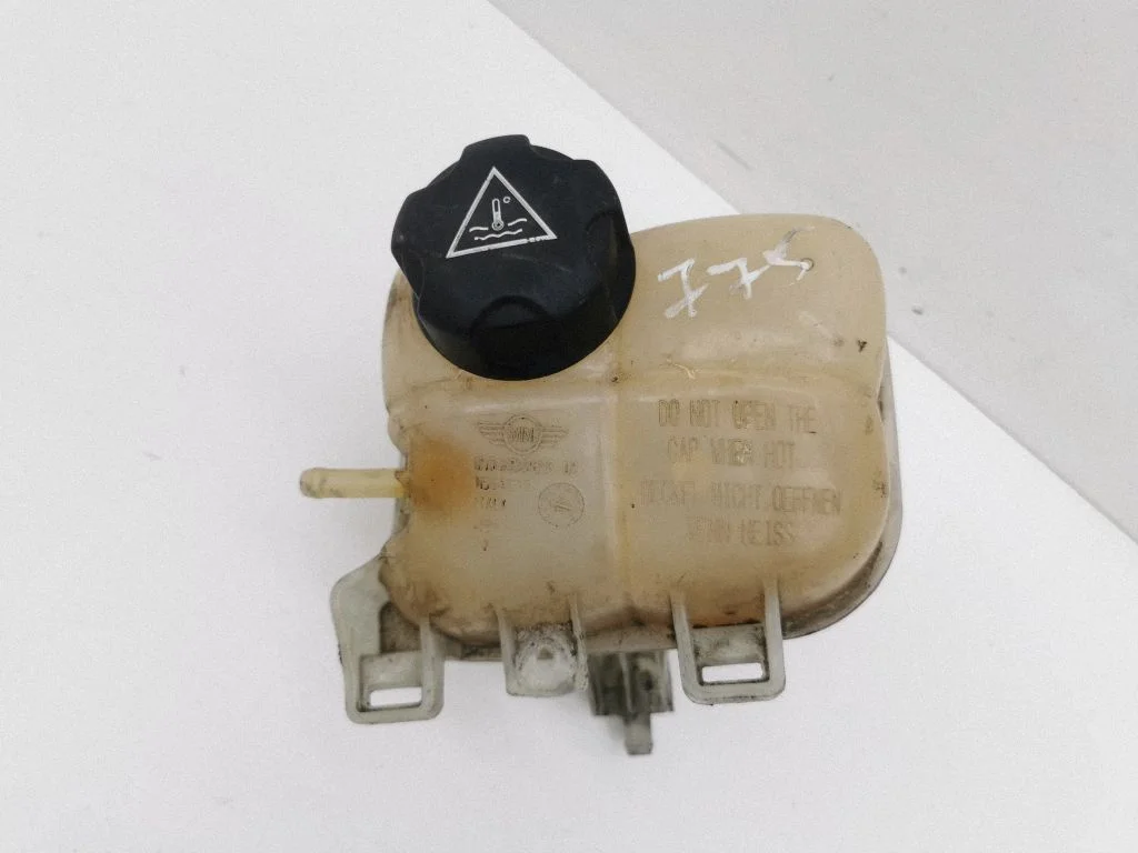 Coolant expansion tank/reservoir 7823626