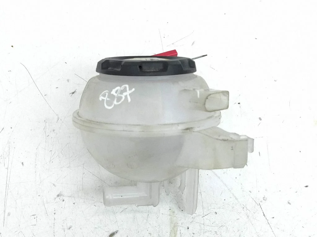 Coolant expansion tank/reservoir 5Q0121407Q