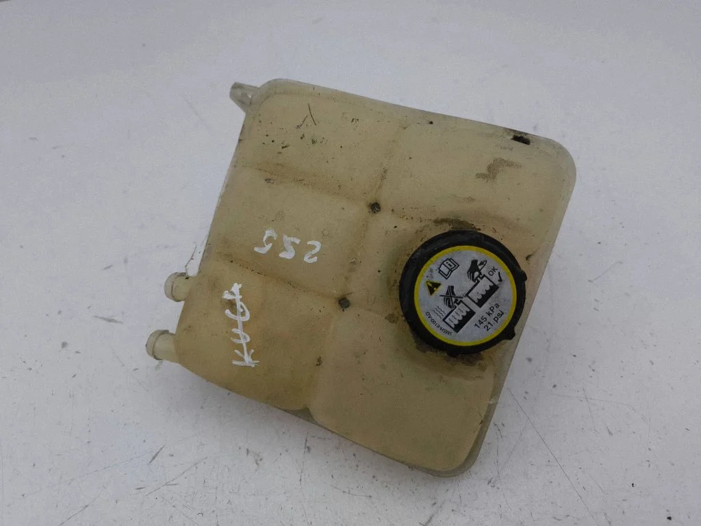Coolant expansion tank/reservoir AM418K218DA