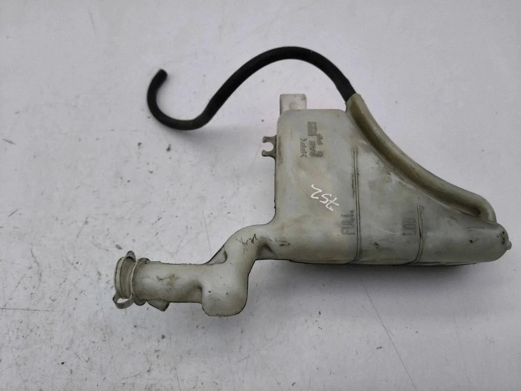 Coolant expansion tank/reservoir