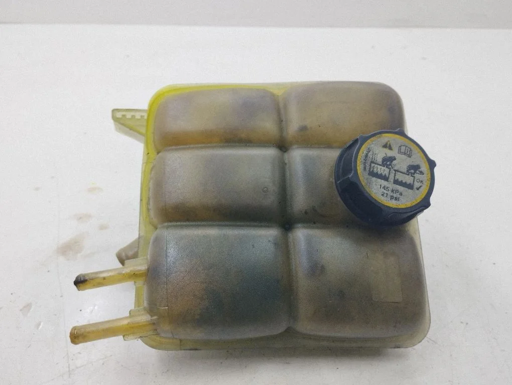 Coolant expansion tank/reservoir 3M5HSK218