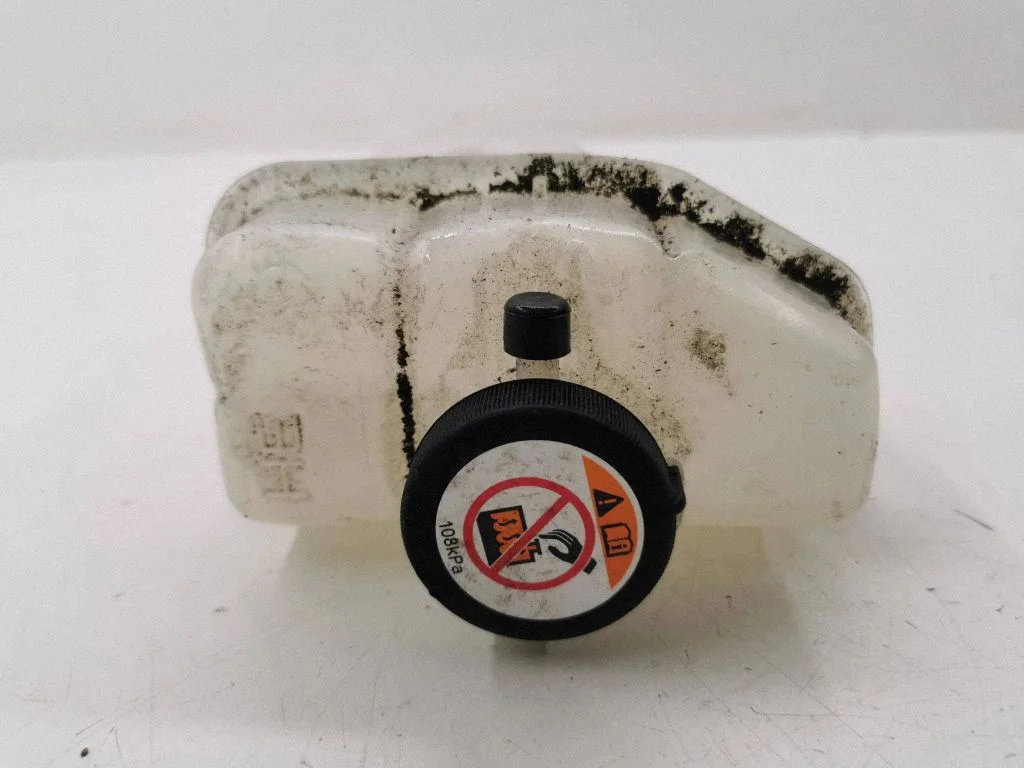 Coolant expansion tank/reservoir