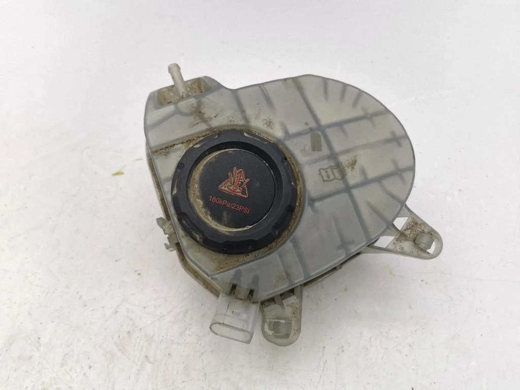 Coolant expansion tank/reservoir 5WA121407G