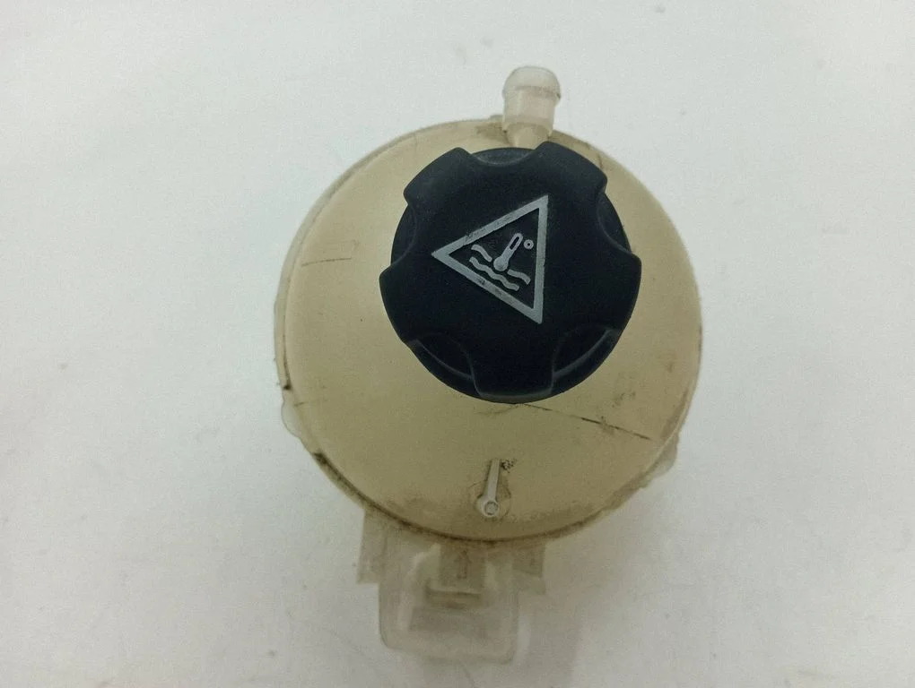 Dzesēšanas šķidruma izplešanās tvertne 9678514680