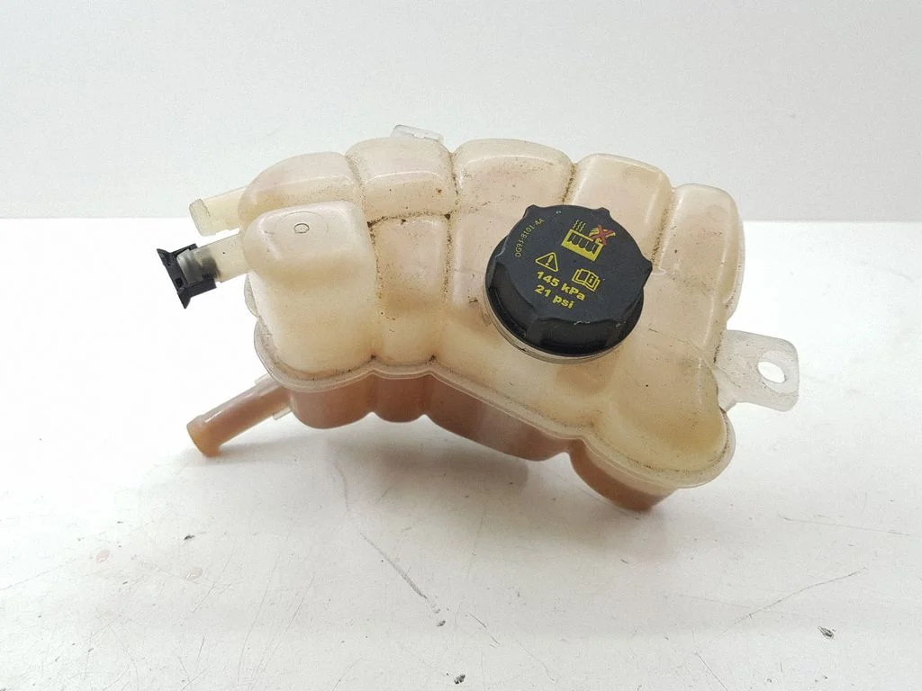 Coolant expansion tank/reservoir DG938A080B