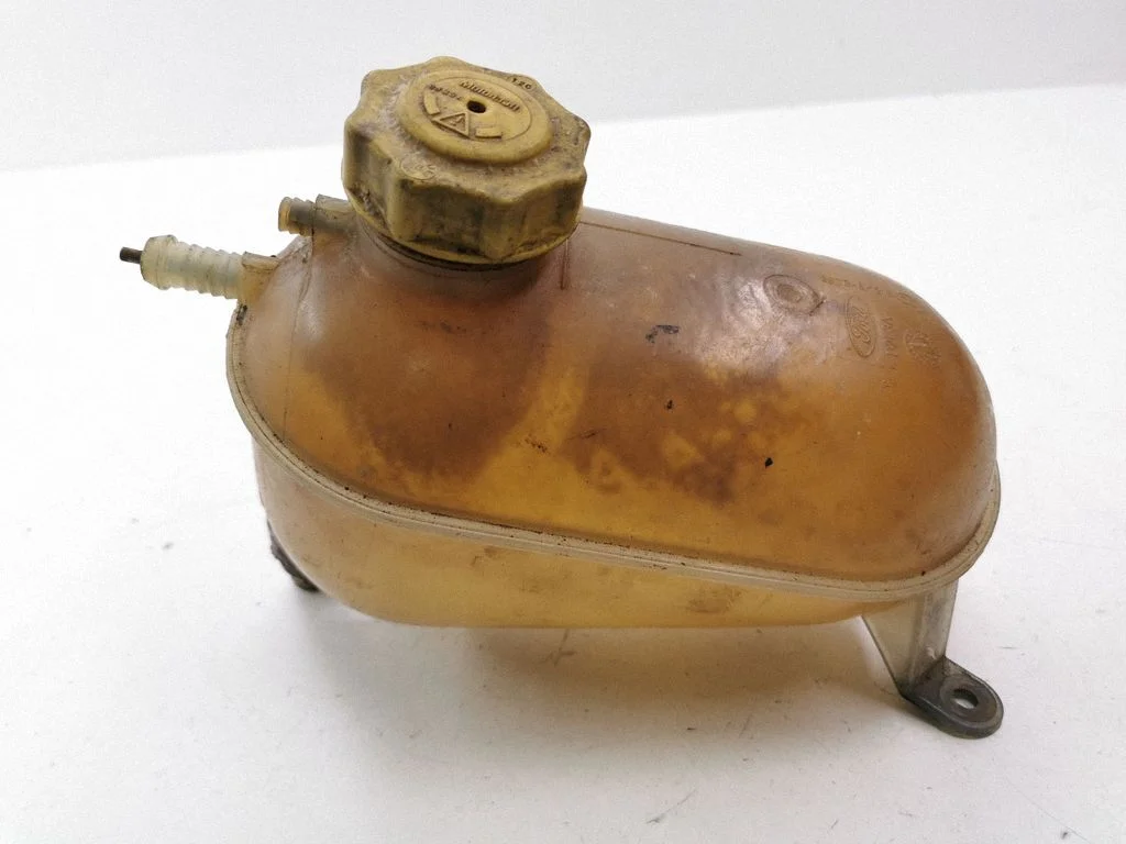 Coolant expansion tank/reservoir 89GB8K218CD
