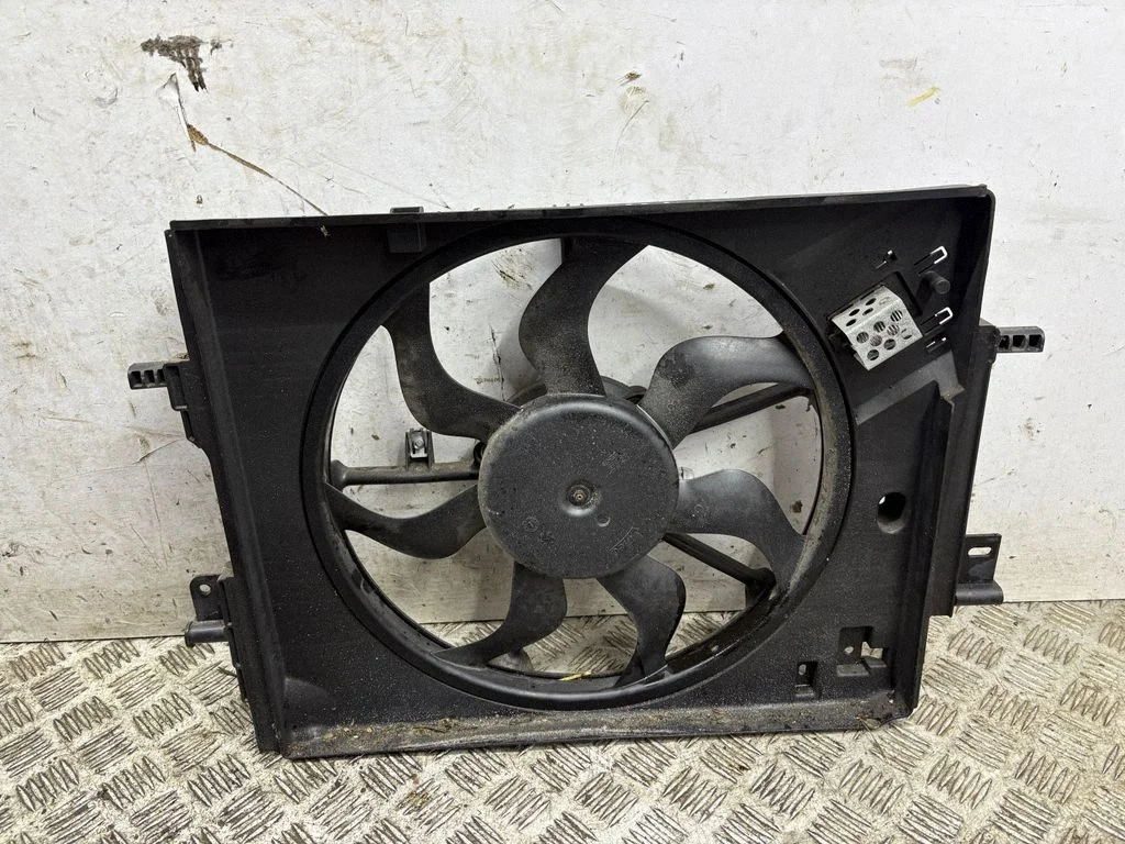 Elektriline radiaatori jahutusventilaator 214815462R