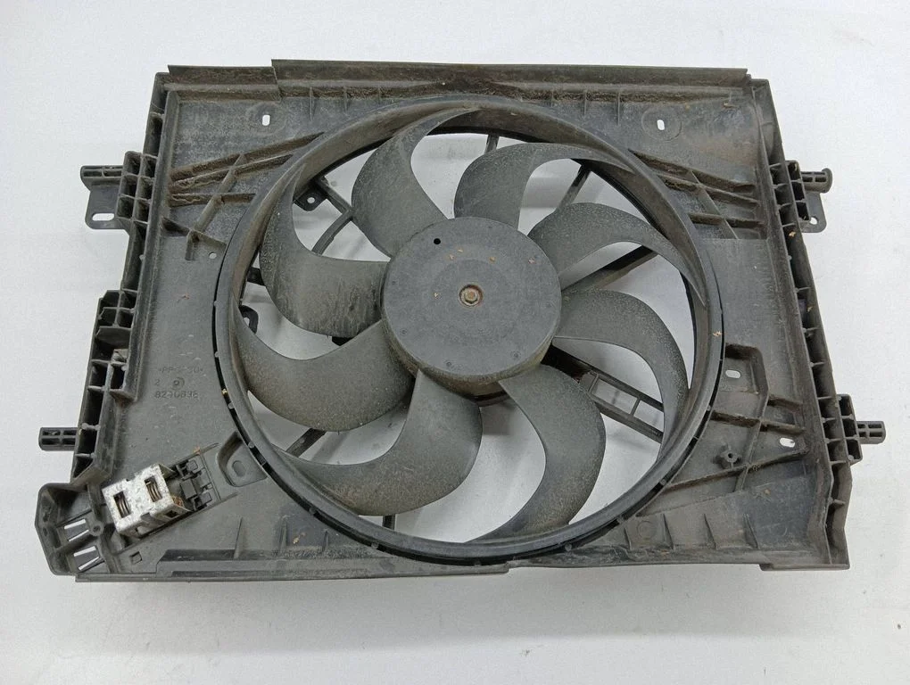 Elektriskais radiatora ventilators 214818009R