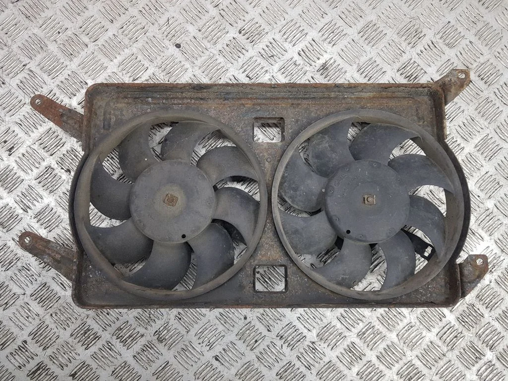 Electric radiator cooling fan