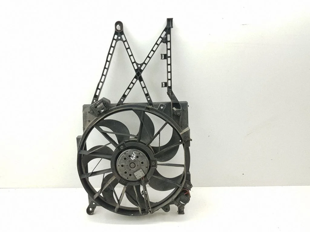 Elektriskais radiatora ventilators 0130303246058