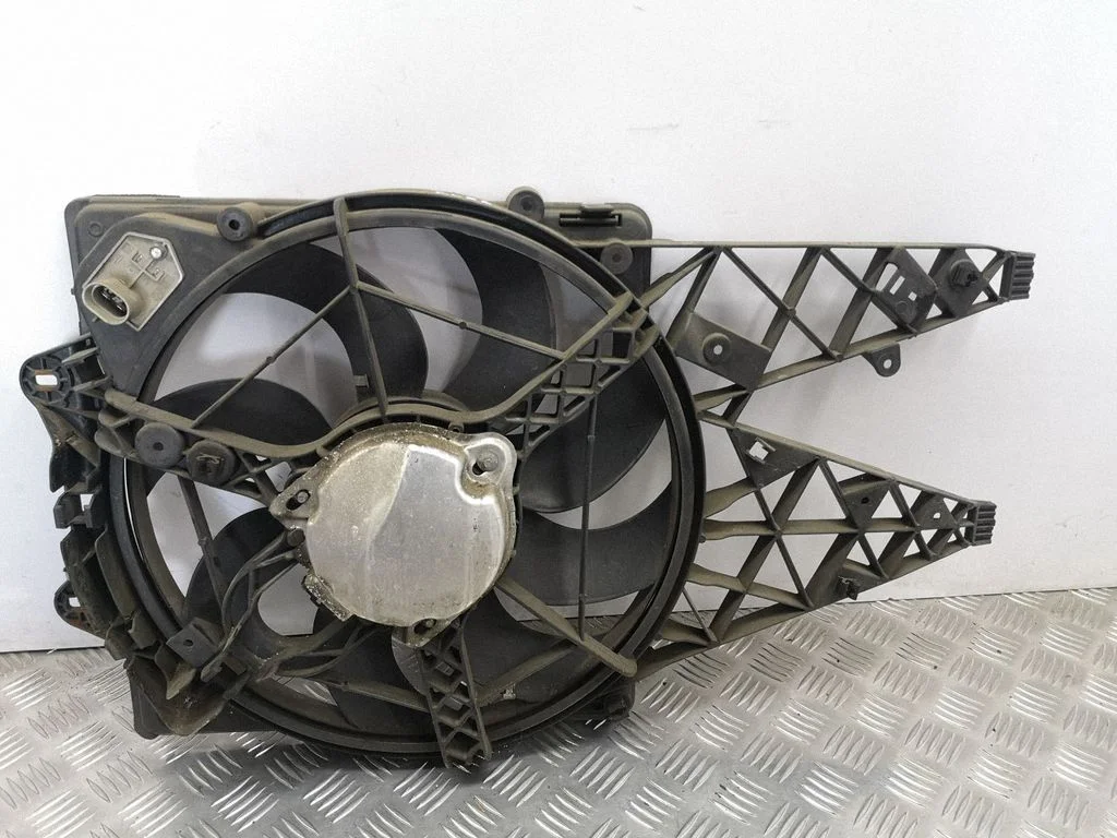 Electric radiator cooling fan