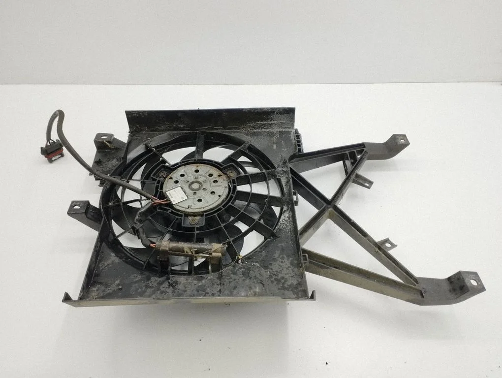 Elektriskais radiatora ventilators 31351033400