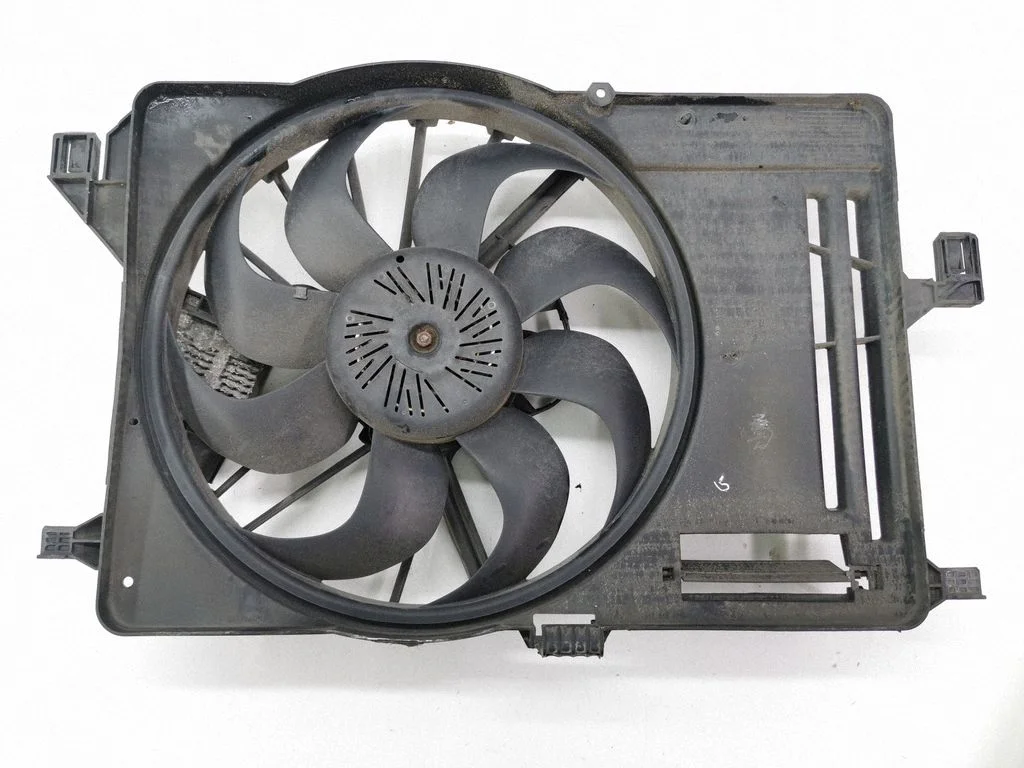 Electric radiator cooling fan 8V618C607EB