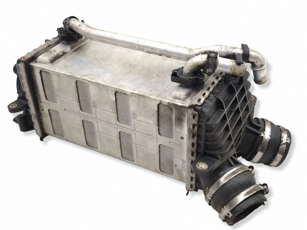 Vahejahuti radiaator – Mercedes-Benz CLS-klass C218 X218 (2011-2017)