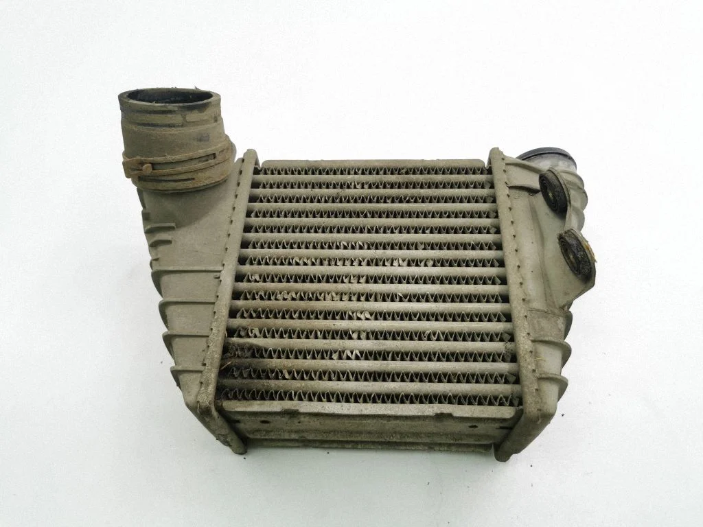 Starpdzesētāja (interkūlera) radiators
