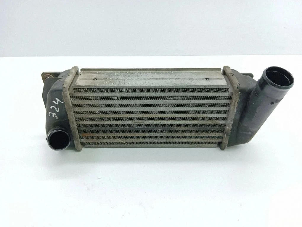 Starpdzesētāja (interkūlera) radiators JD1271004210