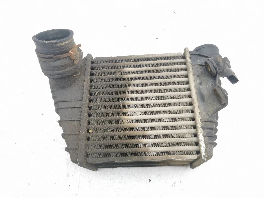 Starpdzesētāja (interkūlera) radiators 1J0145803