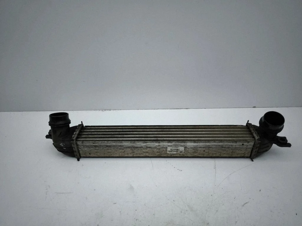 Vahejahuti radiaator 8506904
