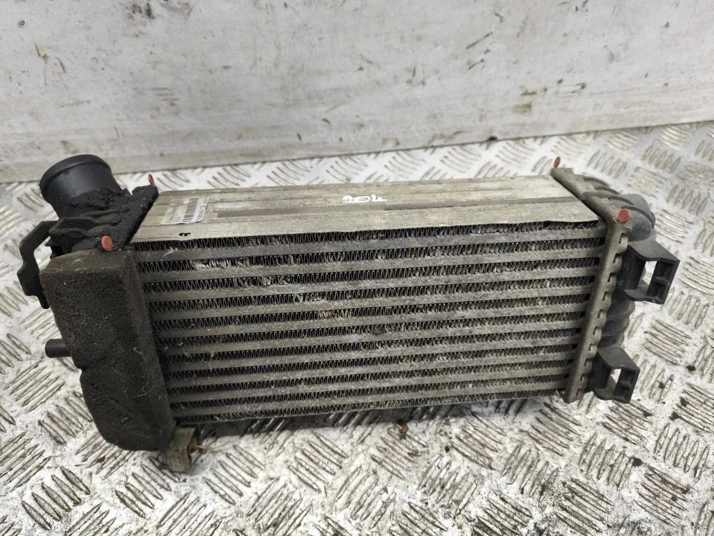 Intercooler radiator 8V619L440CC