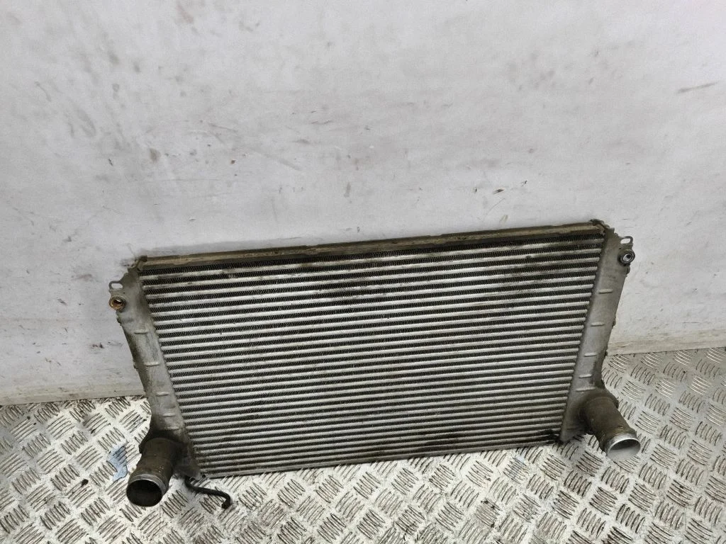 Starpdzesētāja (interkūlera) radiators