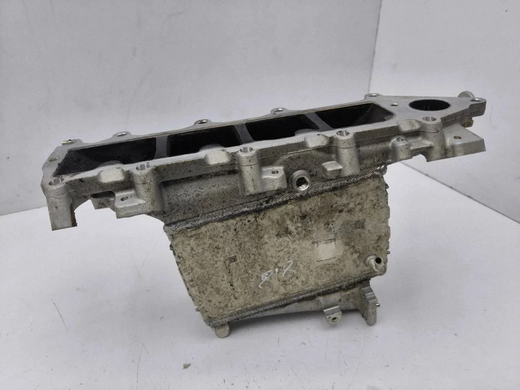 Starpdzesētāja (interkūlera) radiators 04L129766AS