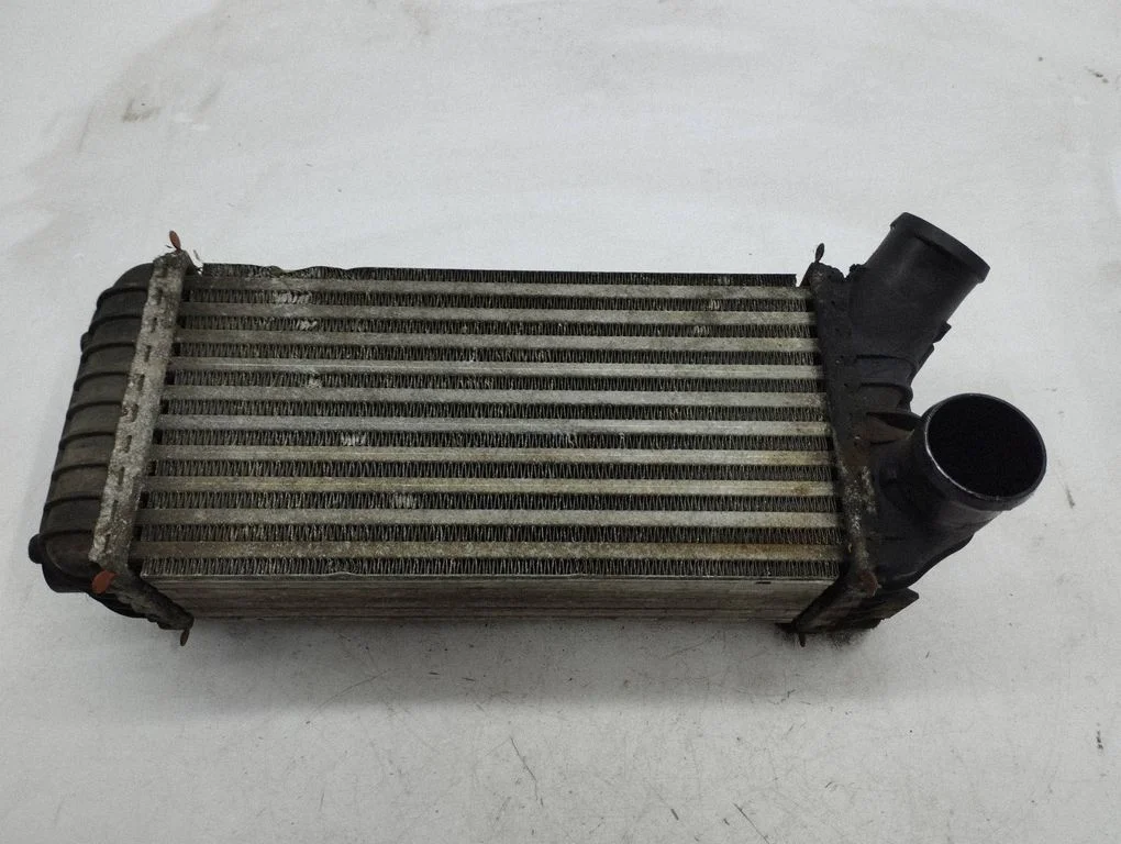 Intercooler radiator 8V619L440CD