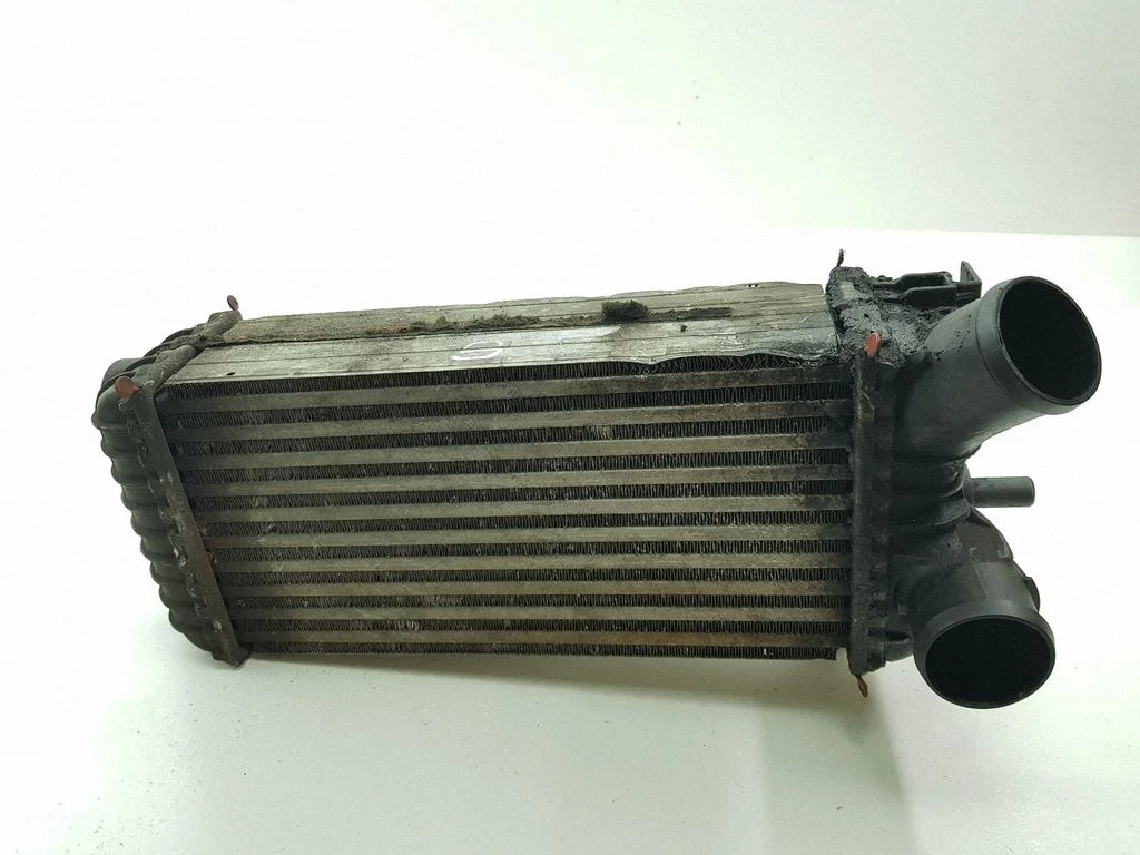 Intercooler radiator 8V619L440CD