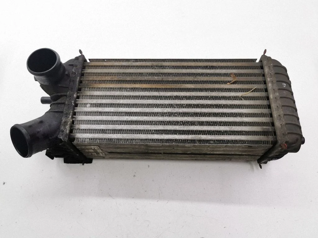 Intercooler radiator 8V619L440