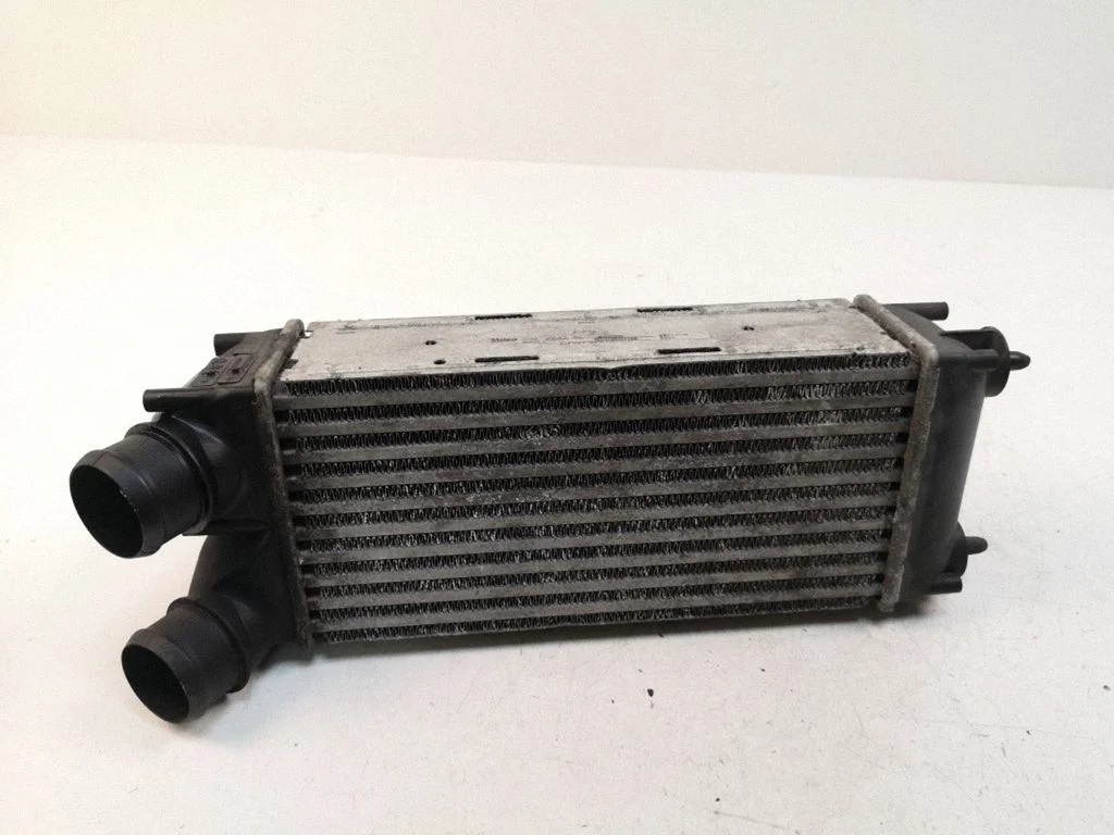 Vahejahuti radiaator – Peugeot 308 (2007-2013)