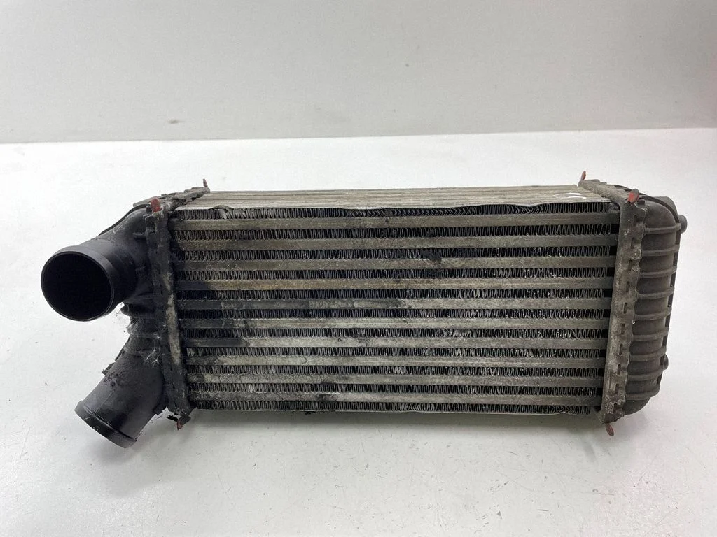 Vahejahuti radiaator T7052003