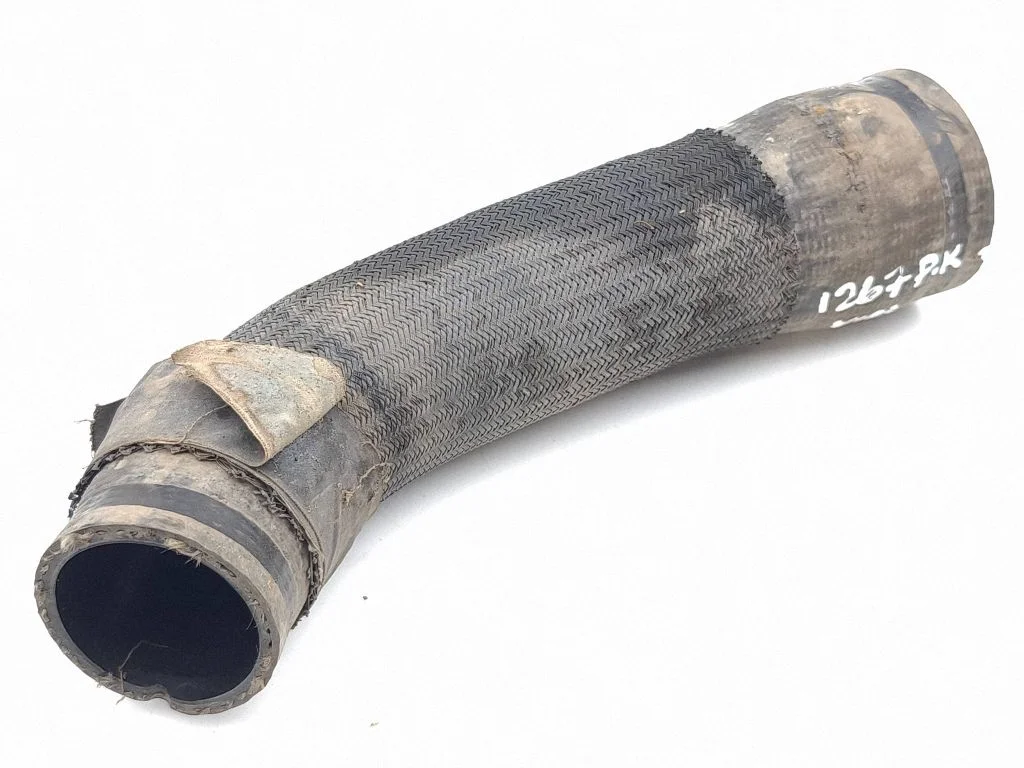 Vahejahuti voolik (-ud)/ toru (-d) 670004156