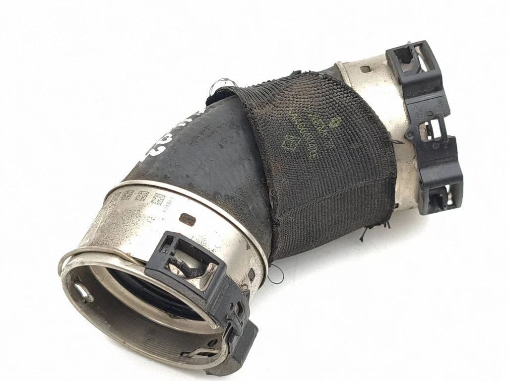 Intercooler hose/pipe 144604914RE