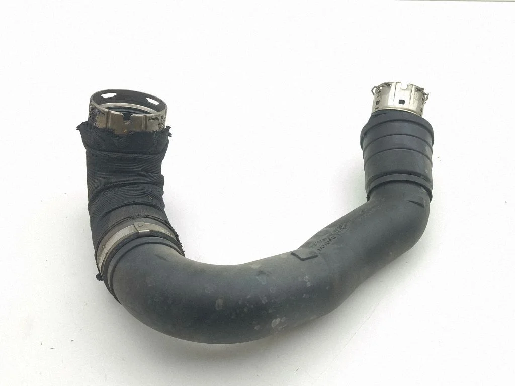 Vahejahuti voolik (-ud)/ toru (-d) M8A26N650B