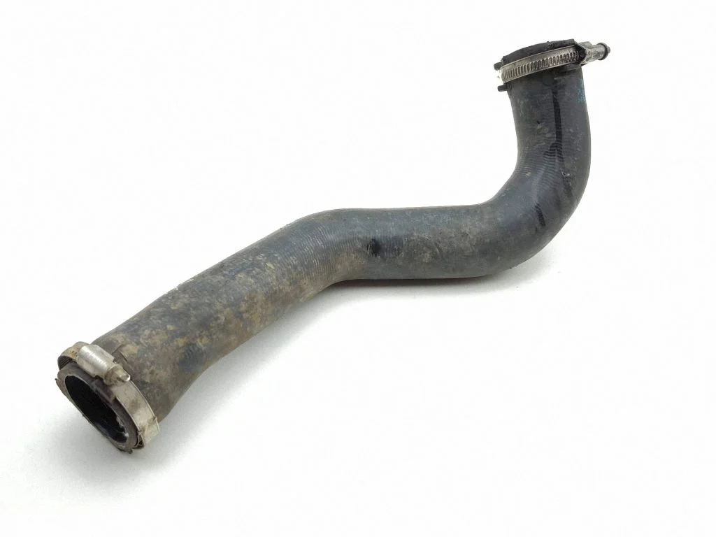 Vahejahuti voolik (-ud)/ toru (-d) 7L6145737B